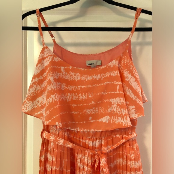 Gorgeous coral summer maxi dress! Excellent used condition with a tie waist - Picture 2 of 4